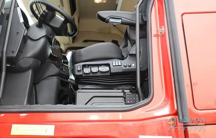 這波諧音梗，算是被江淮跨越K7玩明白了！