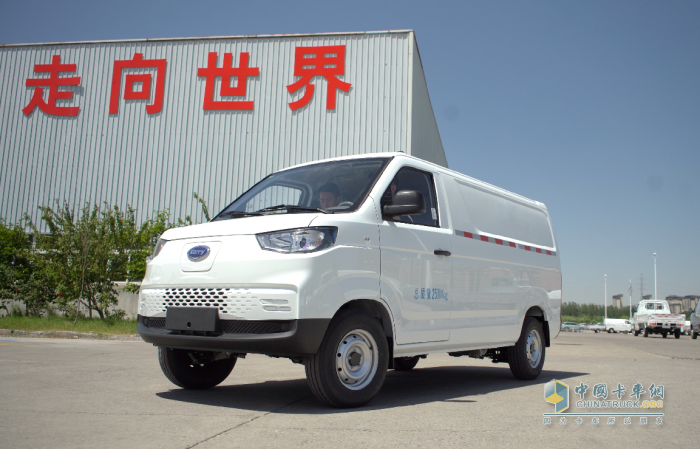 數(shù)字化+三防電池+主被動(dòng)安全，開瑞江豚E5打造全能小幫手