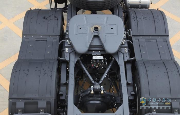 年省電費(fèi)9萬(wàn)，乘龍H5換電牽引車把輕量化玩到極致！