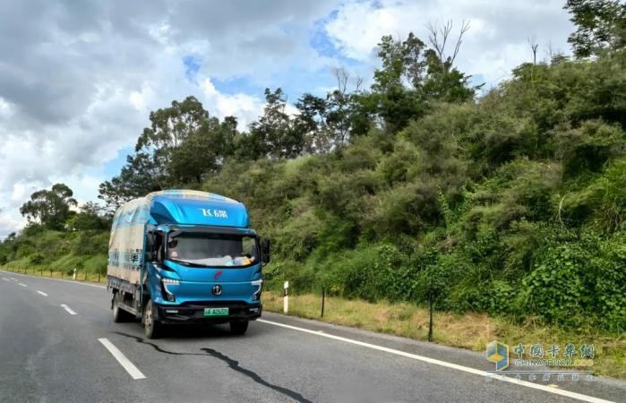 從打工仔到車隊隊長：楊曉慶與飛碟EW7的“上坡人生”