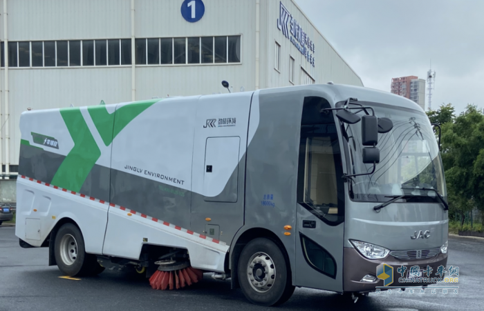 智啟未來！江淮重卡純電動18T洗掃車閃亮登場！