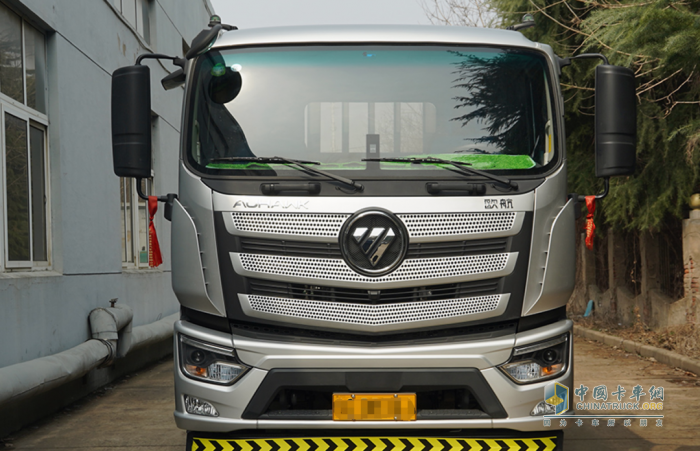 十年老司機換車記：遇見歐航超卡，魯師傅把平凡之路跑成星光大道