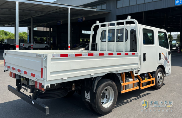 清晨6點(diǎn)的家具城:全新順達(dá)與城配用戶的 “默契時(shí)刻”