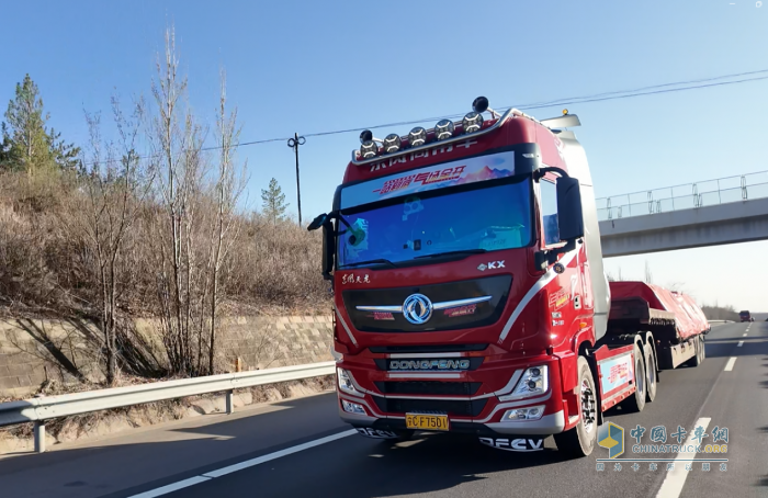 27.3kg/100km 1300公里長(zhǎng)測(cè)東風(fēng)天龍KX580燃?xì)廛嚺艹龊贸煽?jī)