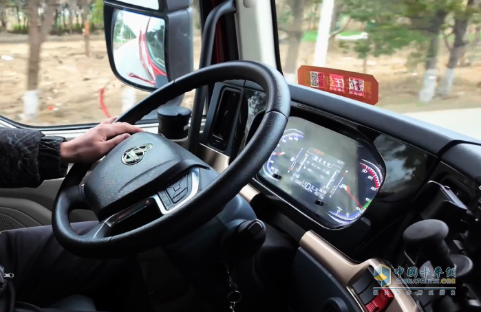 策馬揚(yáng)鞭共奮蹄！乘龍卡車助用戶騰飛