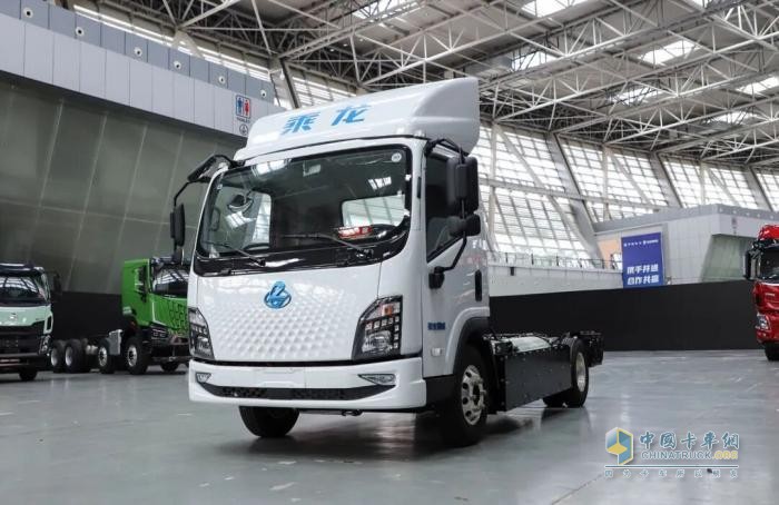 續(xù)航450km！乘龍翼威2大電量輕卡：打破里程焦慮， 拓展你的業(yè)務半徑