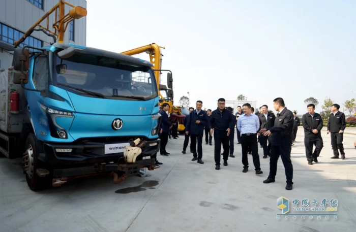 五征集團(tuán)與山東港口日照港合作研發(fā)項(xiàng)目觀摩會在日照港舉行