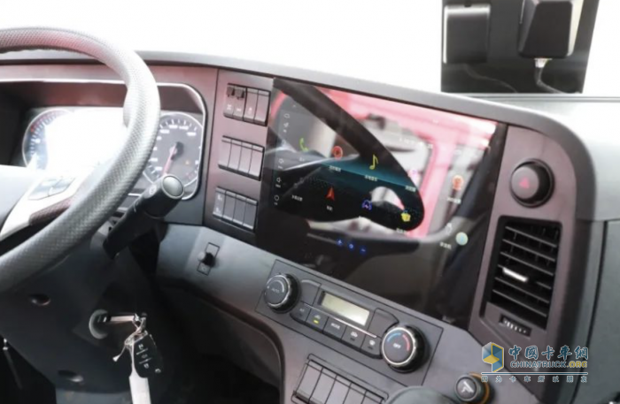 江淮重卡 ：秋天的第一只大閘蟹，你嘗鮮了嗎？