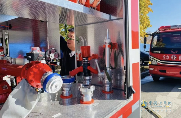 春節(jié)交付暖人心！50 臺五菱消防車再赴云南