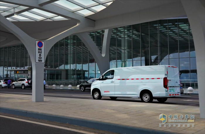 這款8萬級最具性價比的廂貨車-東風(fēng)睿立達(dá)讓貨運(yùn)更劃算，配送更輕松
