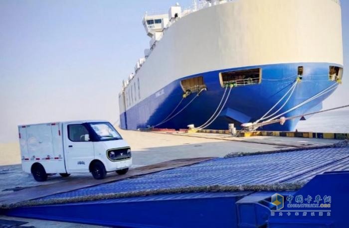 出海啟程！大力牛魔王汽車海外首單發(fā)運(yùn)