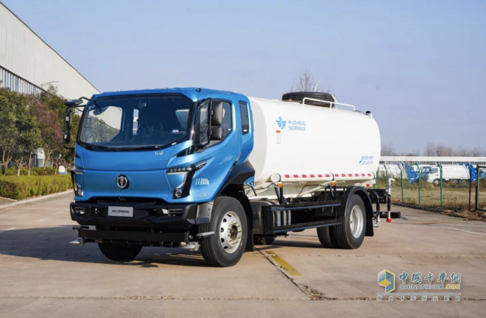 綠化噴灑車中的王牌 五征環(huán)?？萍?5方綠化噴灑車！