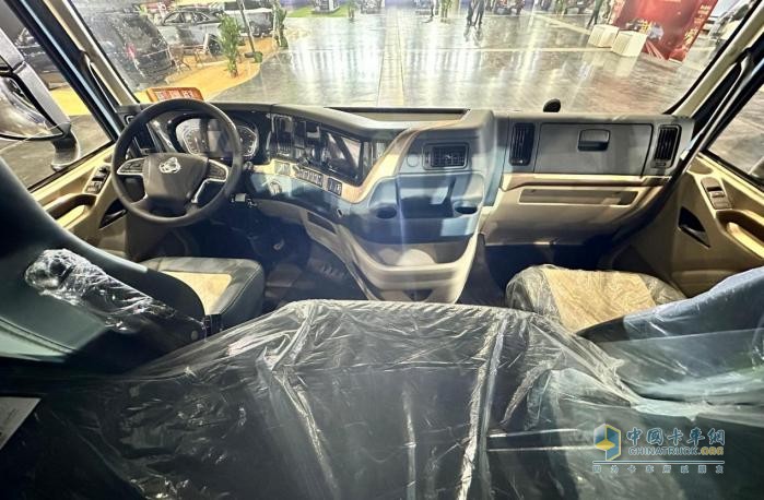 一路領(lǐng)鮮！乘龍H7 Pro 6x2冷藏車助你省油多拉