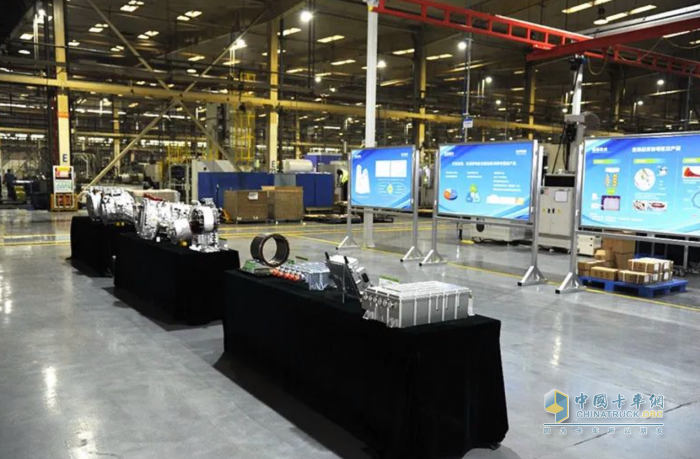 新一代電驅動產(chǎn)品亮相法士特第五屆科技創(chuàng)新周