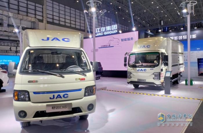 綠動未來 江淮1卡攜帥鈴ES6、愷達(dá)EX6亮相海口新能源車展！