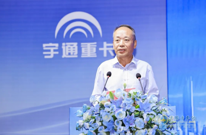 刷新純電重卡續(xù)航新高度，宇通600度純電牽引車新品上市！