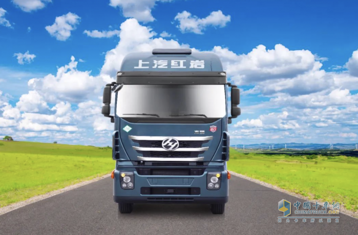 靠譜搭檔，紅巖杰獅C6 LNG牽引車技能拉滿