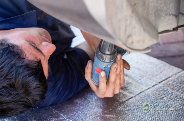 自駕游迎來(lái)黃金期，宇通房車(chē)走進(jìn)新疆為車(chē)友護(hù)航