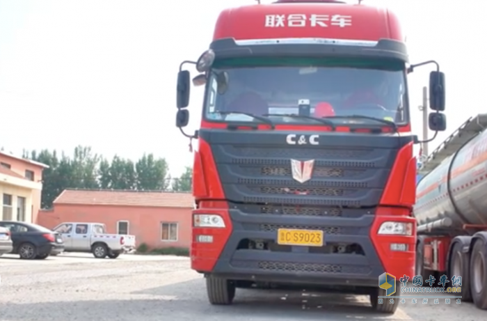 “安全零事故”，這就是聯(lián)合重卡帶給危險品運(yùn)輸企業(yè)的底氣