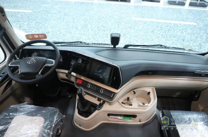 創(chuàng)富選對(duì)車，一路更硬氣！乘龍H5V創(chuàng)富版LNG牽引車實(shí)力圈粉！