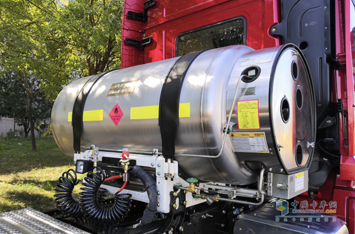 運(yùn)輸再添猛將！陜汽重卡X5000燃?xì)廛嚇O限放大招之舒適如家！