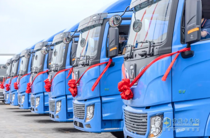 7月銷冠、行業(yè)第一！徐工新能源重卡“再下一城”！