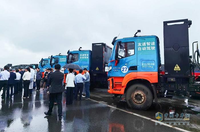 實(shí)力出圈！5G+L4級(jí)純電智能重卡 鋼廠低碳減排好幫手