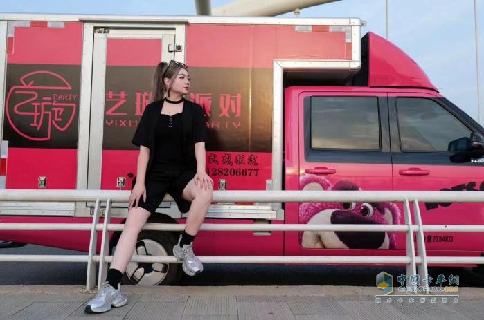 祥菱Q:讓時(shí)尚與幸福成為派對的交響曲