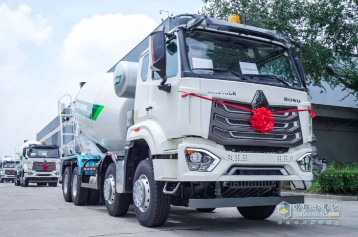 百臺(tái)齊發(fā)！徐工混凝土機(jī)械熱銷西亞北非市場