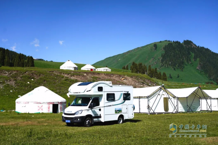 自駕游迎來(lái)黃金期，宇通房車(chē)走進(jìn)新疆為車(chē)友護(hù)航