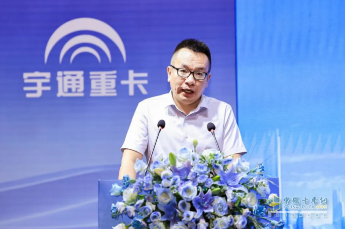 刷新純電重卡續(xù)航新高度，宇通600度純電牽引車新品上市！