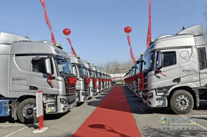 首批30臺(tái)危運(yùn)車交付濱州大客戶，北京重卡助力齊魯?；\(yùn)輸高質(zhì)量升級(jí)