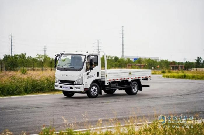 領(lǐng)航M5輕卡測評，體驗超值