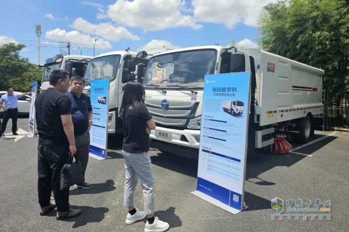 智領環(huán)衛(wèi)：福田普羅科亮相杭州新型環(huán)衛(wèi)車輛展示活動