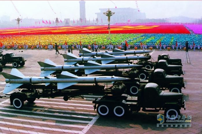 解放軍車，在天安門廣場成功受閱！