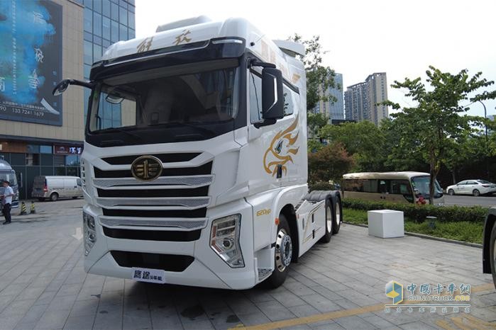 買車必須“一把手”卡嫂說(shuō)了算？解放鷹途有這個(gè)殺手锏