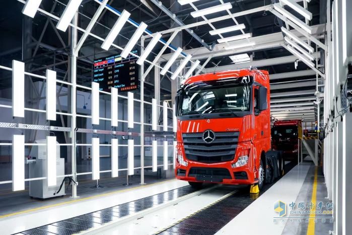 貨運(yùn)行業(yè)新常態(tài)下的首選，為什么是國(guó)產(chǎn)奔馳卡車？