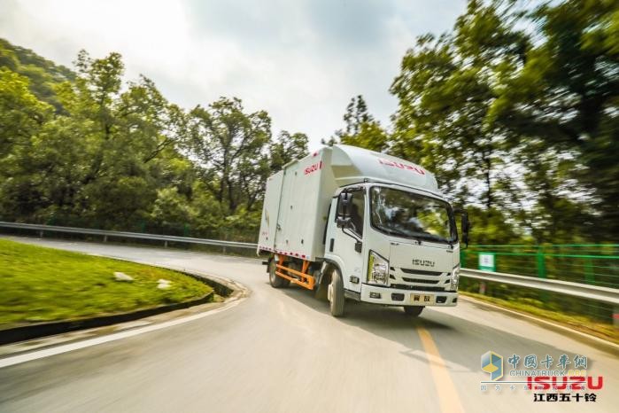 作為輕卡行業(yè)的頭部品牌，江西五十鈴翼放輕卡一直以來備受卡友的認(rèn)可和信賴。
