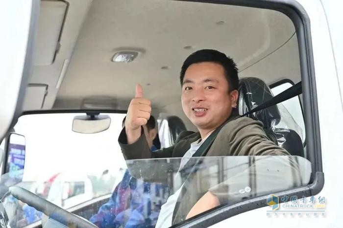 盡擎鋒芒 輕松馭駕 陜汽商用車AMT輕卡&新能源產品品鑒會圓滿收官