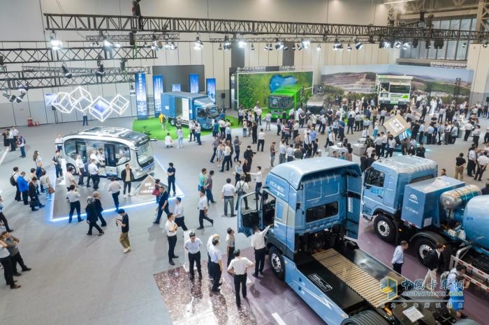 首個商用車電動專屬平臺！宇通發(fā)布?？谽平臺再掀技術變革浪潮