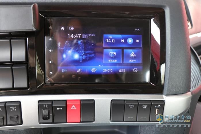 創(chuàng)富路上，乘龍H5 LNG超輕版牽引車一路守護(hù)