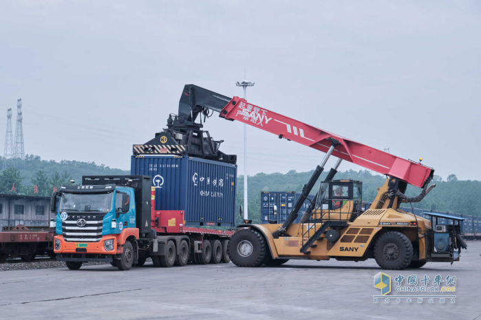 持續(xù)推動高質量轉型發(fā)展 上汽紅巖新能源融合智慧實力