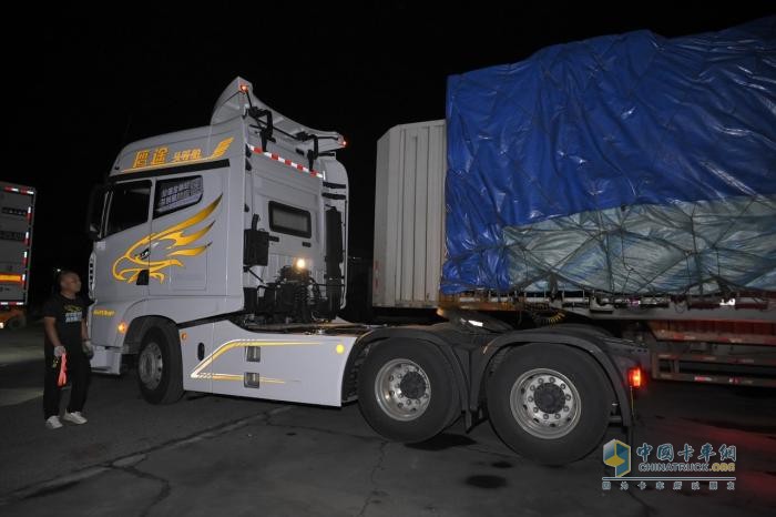 面對(duì)每月4萬(wàn)公里的高強(qiáng)度甩掛運(yùn)輸，解放鷹途如何實(shí)現(xiàn)進(jìn)口替代？