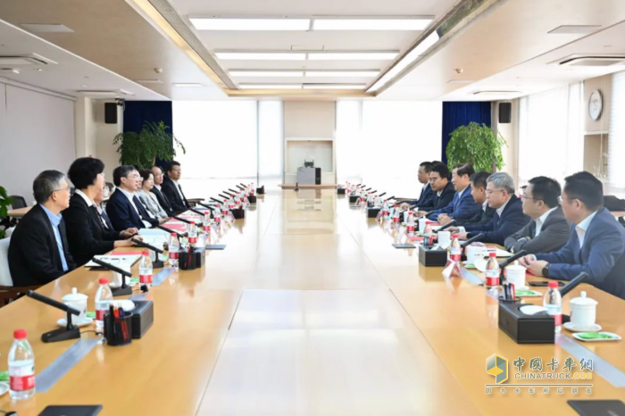 中國郵政集團攜手中國重汽:打造新能源汽車商業(yè)化運營生態(tài)圈