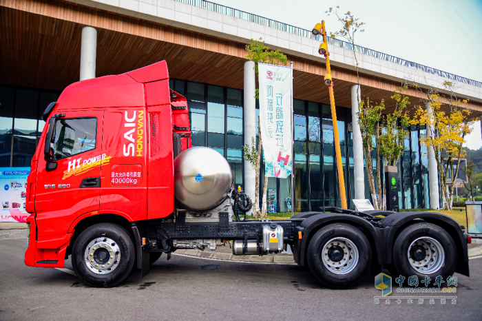 開工季煤炭砂石料運輸大熱 上汽紅巖大馬力燃?xì)庵乜ㄓ脩粜刨囀走x