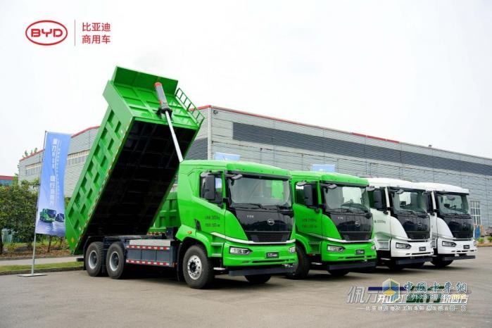 更靈活更高效！比亞迪純電動三軸工程車首次亮相