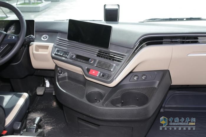 價值新制高點！陜汽X600017NG 700馬力燃?xì)廛嚲瞢F來襲  交付江蘇客戶！