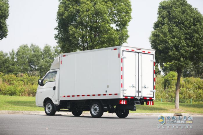 熱帶水果銷售火熱，城配有江淮1卡愷達(dá)U7可多跑多賺