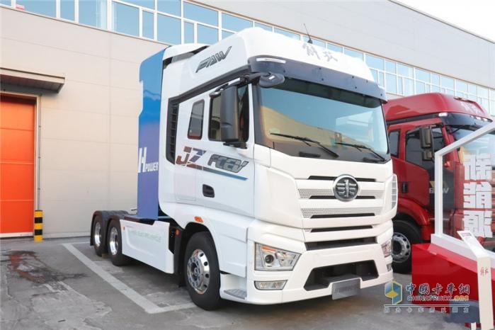 8月重卡市場：環(huán)比增同比降均跑贏大盤，重汽\解放\陜汽居前三，北汽領(lǐng)漲