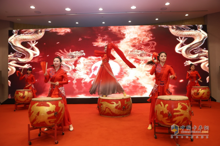 一汽解放J6V 6SX1閃耀登場(chǎng)，成都站上市活動(dòng)圓滿成功